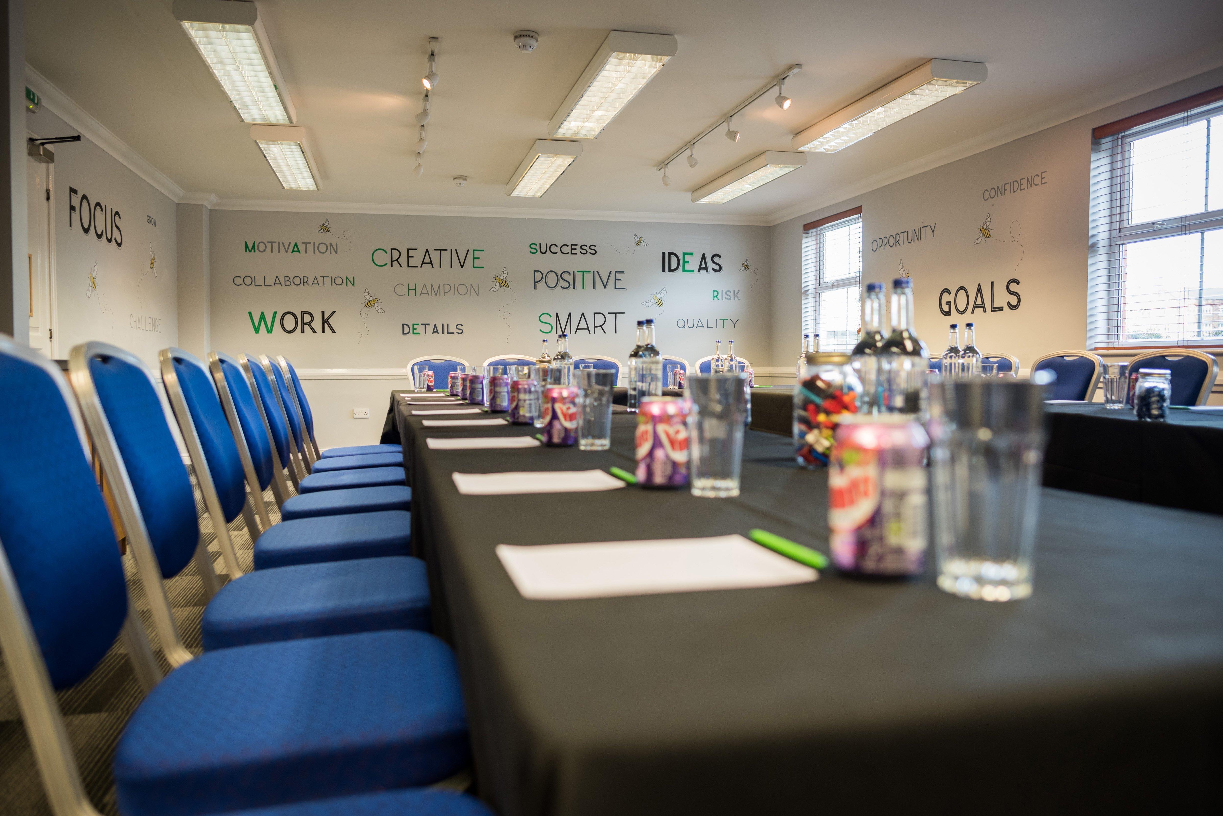 Holiday Inn Manchester West By Ihg Salford  Exteriör bild