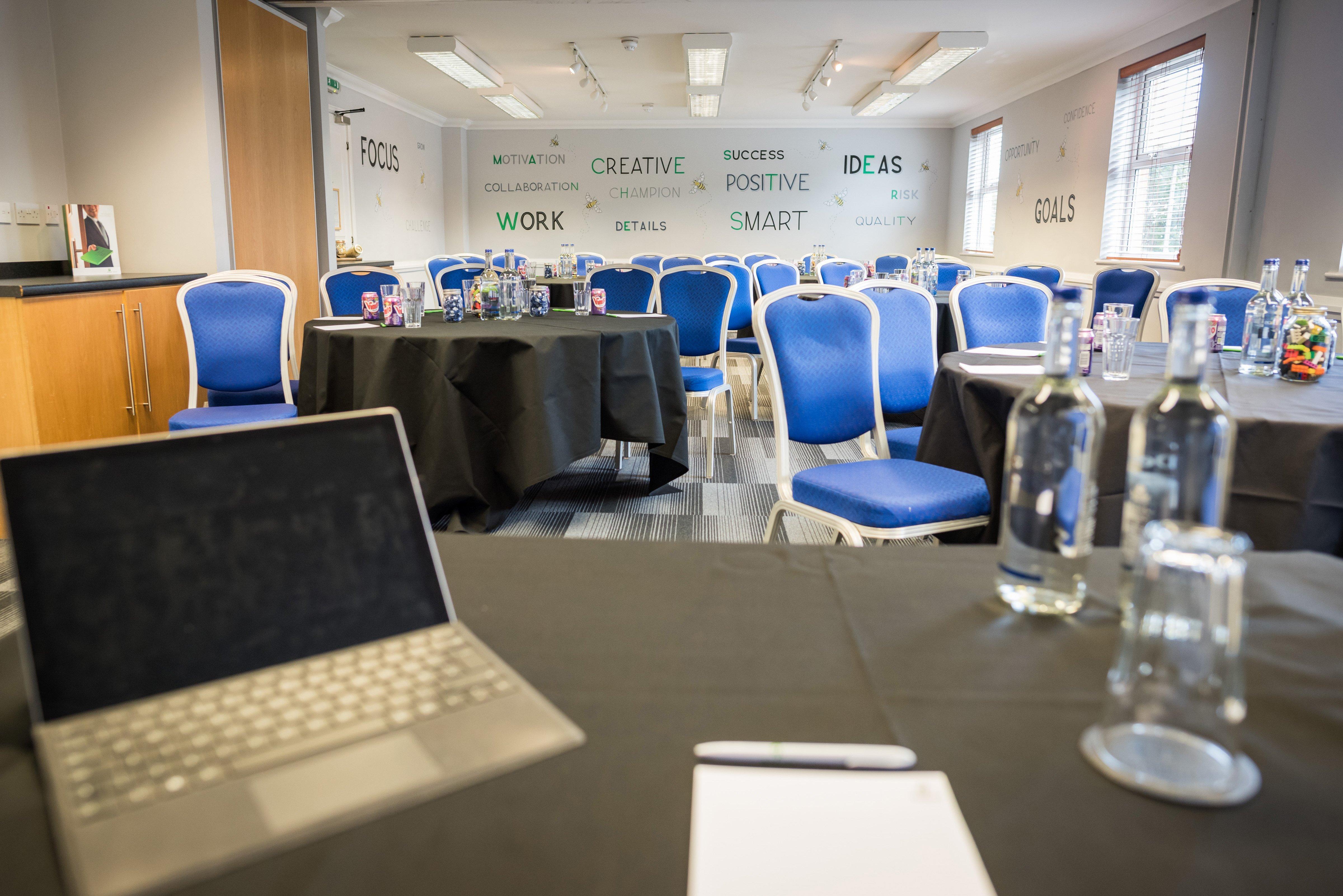 Holiday Inn Manchester West By Ihg Salford  Exteriör bild